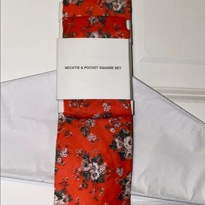 Tie and pocket set